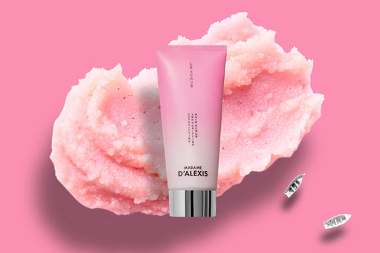 Gommage capillaire ou shampoing exfoliant ? Faire le bon choix
